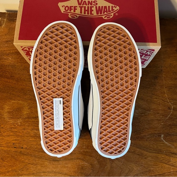 VANS Chukka Push 2-Tone Black White Panda Sneakers - Picture 9 of 10